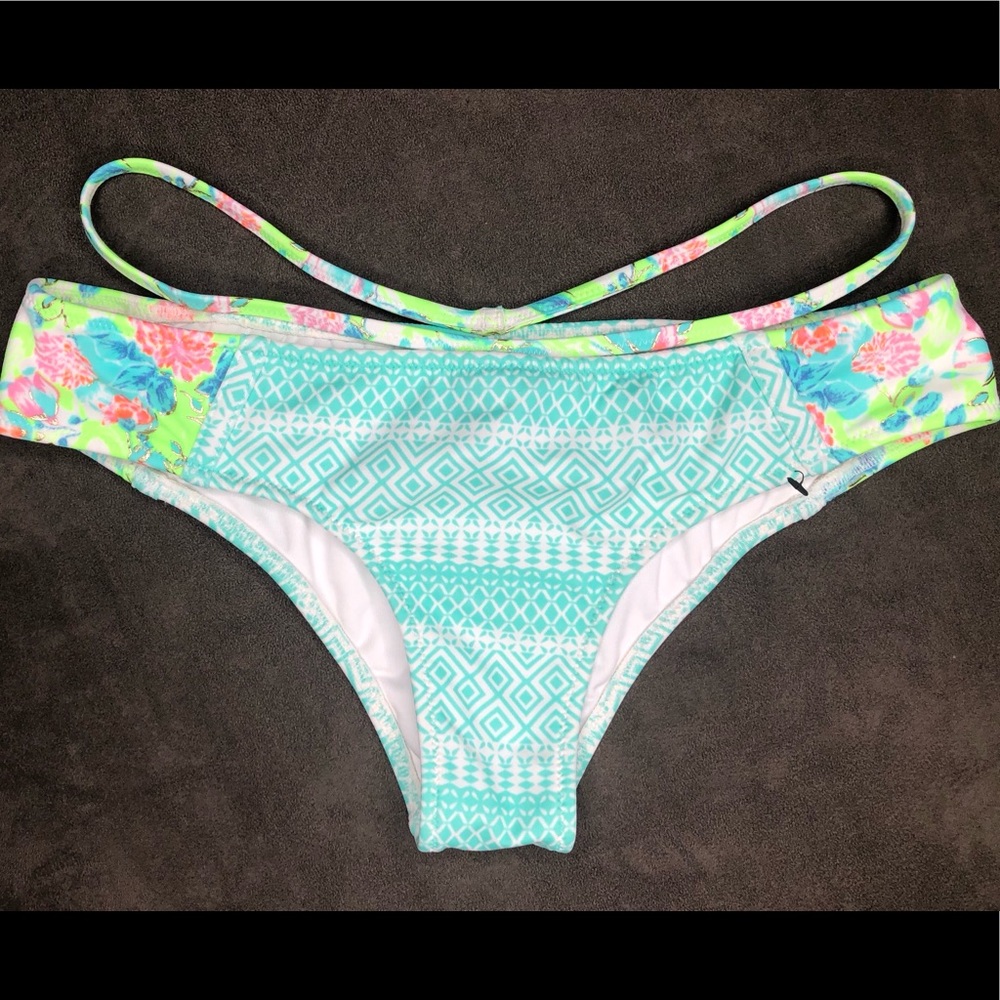 Victoria Secret printed bikini bottoms XS